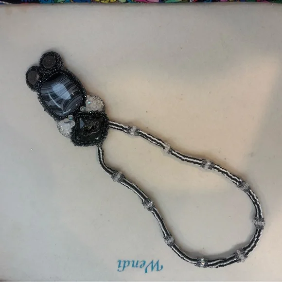 Handcrafted Beaded Pendant Necklace agate lights up optionally for fun - Picture 4 of 6